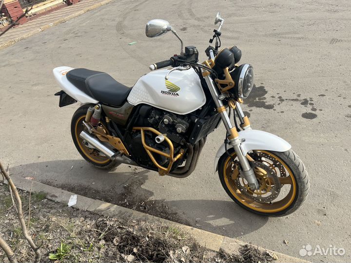 Honda CB400SF vtec1