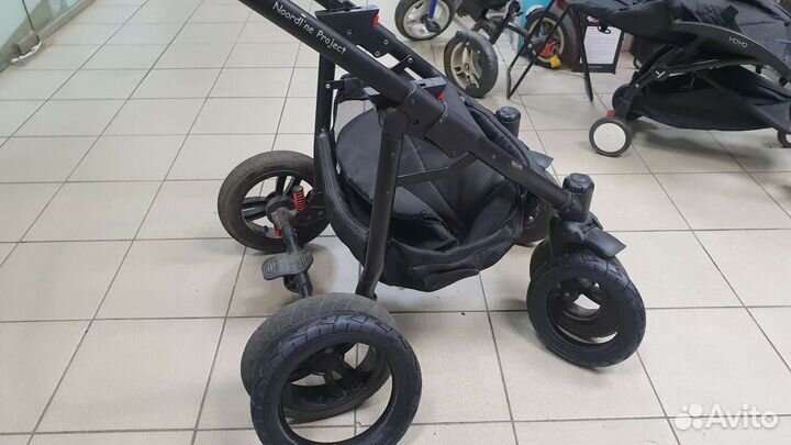 Покрышка для детской коляски 47-203