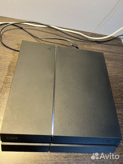 Игровая приставка ps4