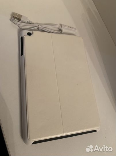 Чехол-клавитатура на iPad mini