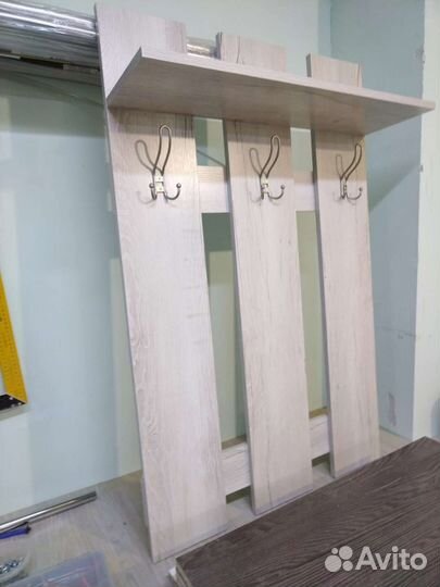 Вешалка в прихожую новая