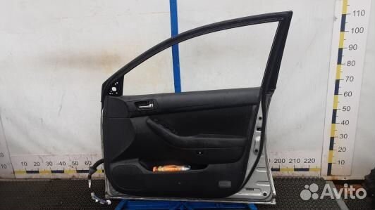 Дверь передняя правая toyota avensis T25 (8DN14E20