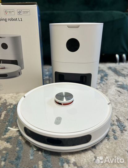 Робот-пылесос с базой Xiaomi/новый