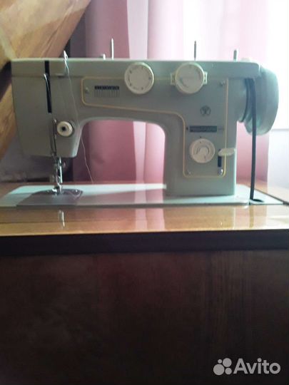 Швейная машина Подольск 142