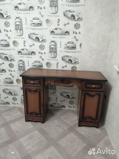 Стол