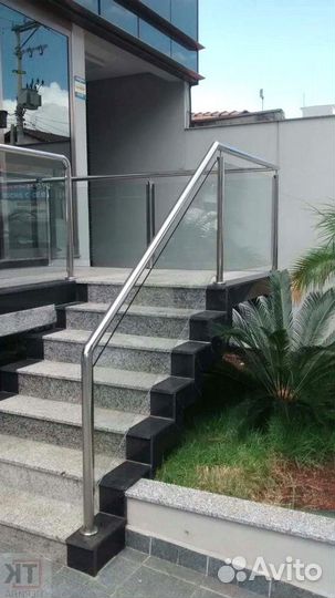 Перила из нержавейки со стеклом