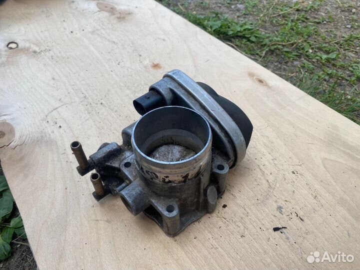 Дроссельная заслонка Volksawagen Golf 6