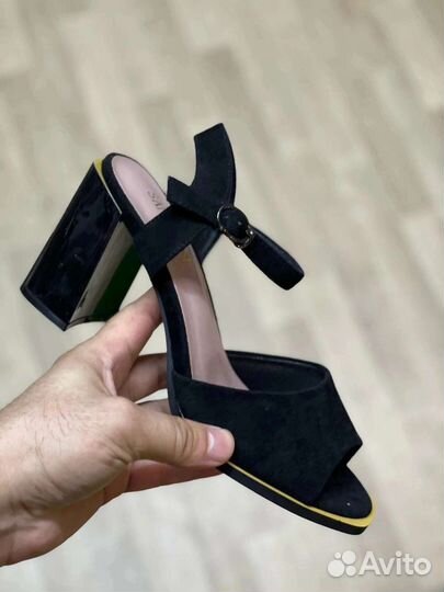 Босоножки 39