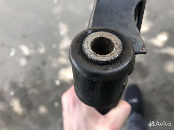 Рычаг перед левый Mitsubishi Lancer 10