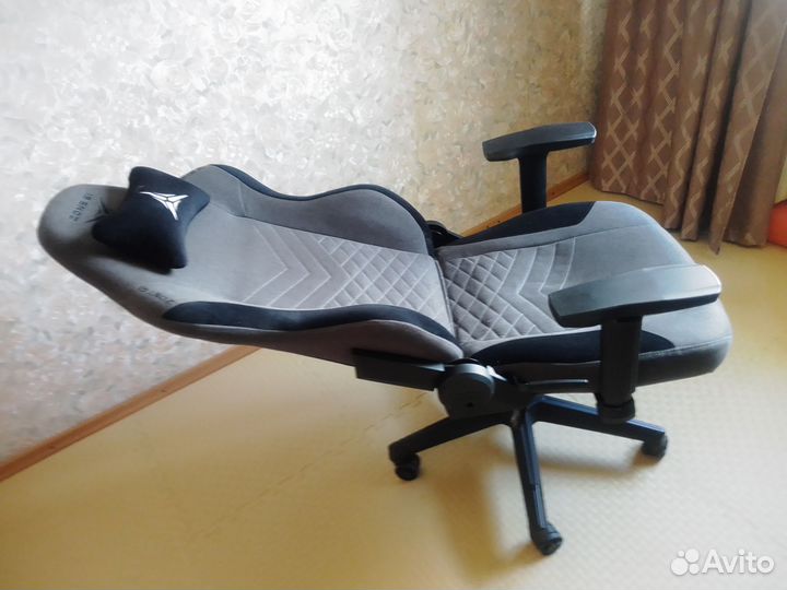 Игровое кресло Zone 51 Bastion