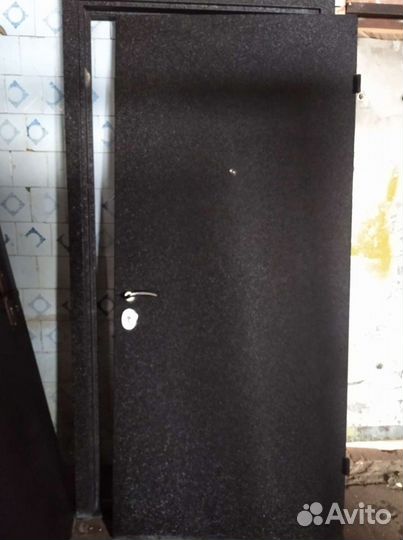 Двери входные 5 шт