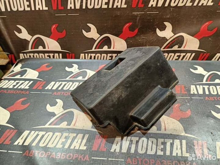 Крышка короба аккумулятора Ford Focus 1 седан 2001