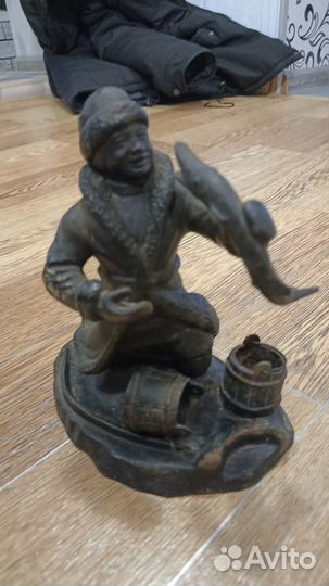 Бронзовая статуэтка