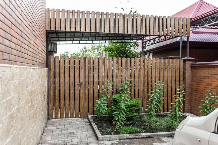 Дом 495 м² на участке 6 сот.