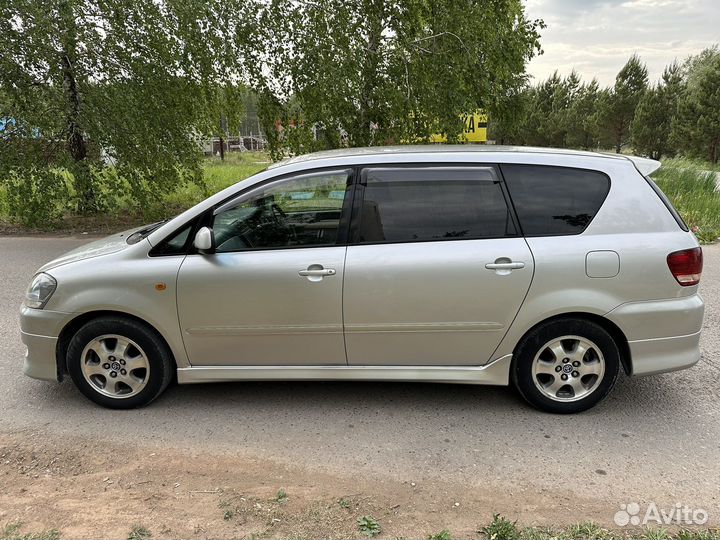 Toyota Ipsum 2.4 AT, 2001, 252 000 км