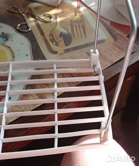 Складная полочка в ванную или на кухню