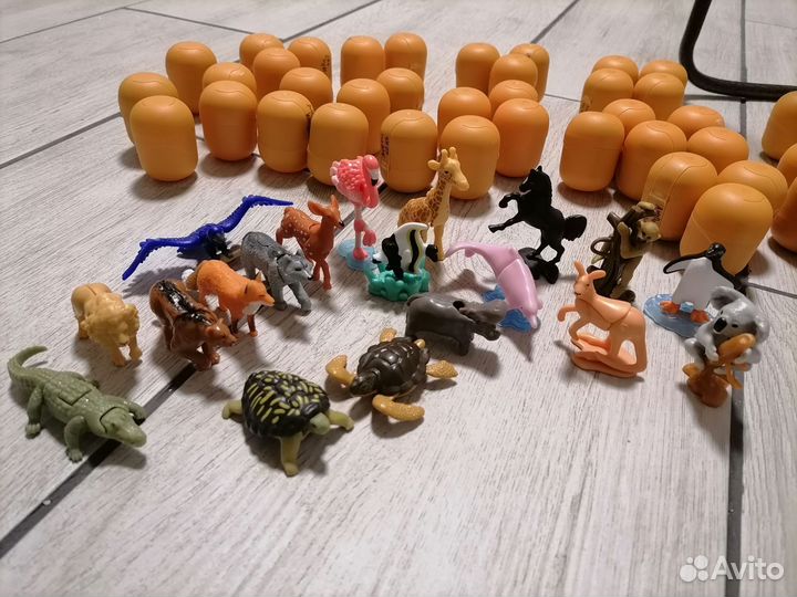 Игрушки киндер с капсулами