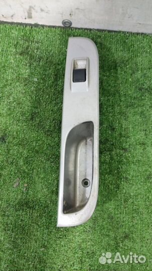 Кнопка стеклоподъемника задняя левая Mitsubishi