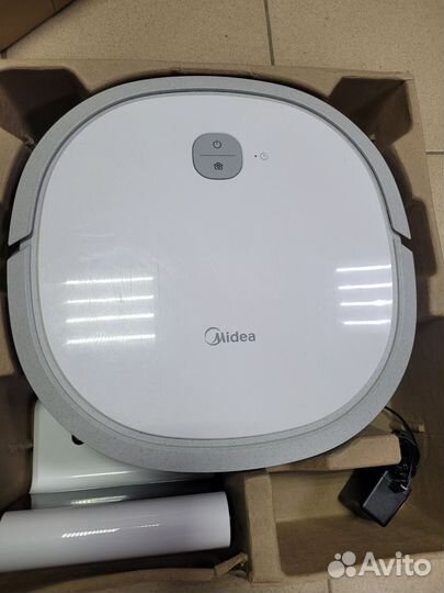 Робот-пылесос Midea VCR18W