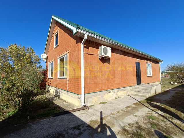 Сборный дом в Славянске-на-Кубани гараж