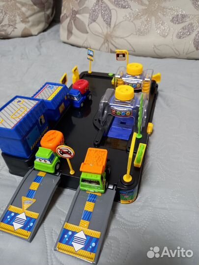 Игрушечная парковка