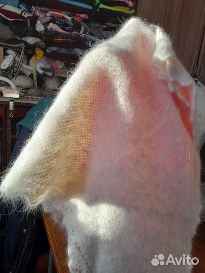 Шапки,жилет,косынки из собачьего пуха