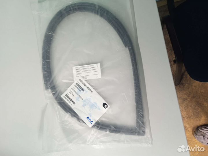 Молдинг лобового стекла Nissan Qashqai