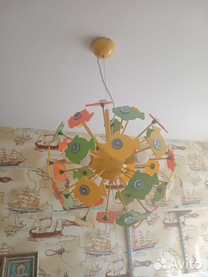 Продам люстру б/у в детскую комнату