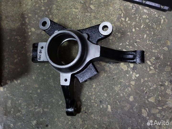Кулак поворотный передний левый chevrolet aveo