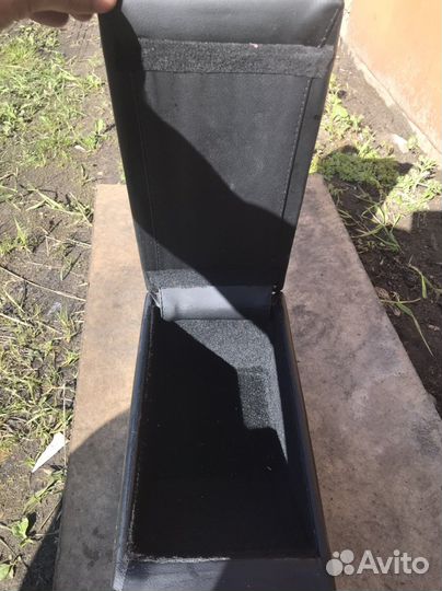 Подлокотник на hyundai solaris 2