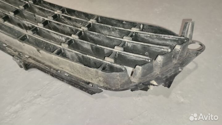 Решётка радиатора передняя Рено Флюенс рестайлинг