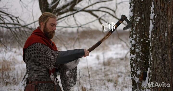Кованый топор Рунический