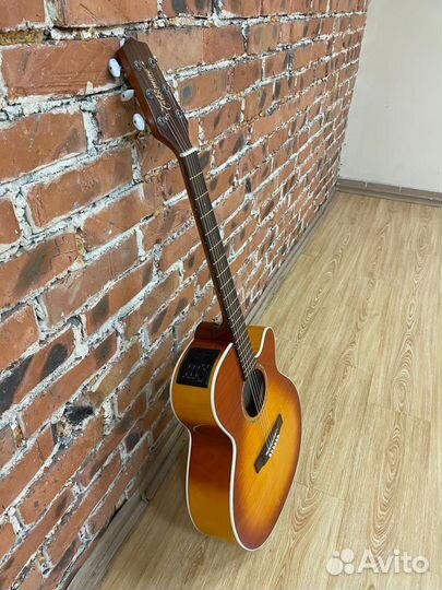 Акустическая гитара takamine
