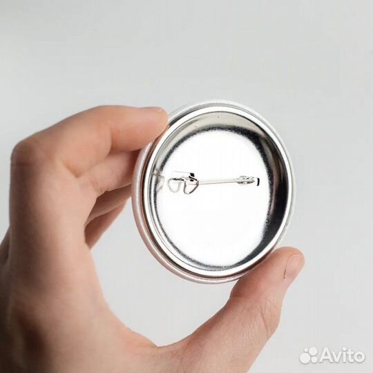 Набор значков с холстом Малевичъ, 3 шт новые