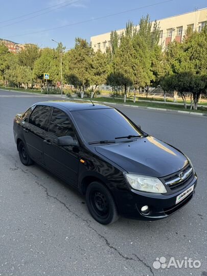 LADA Granta 1.6 AT, 2012, 200 000 км
