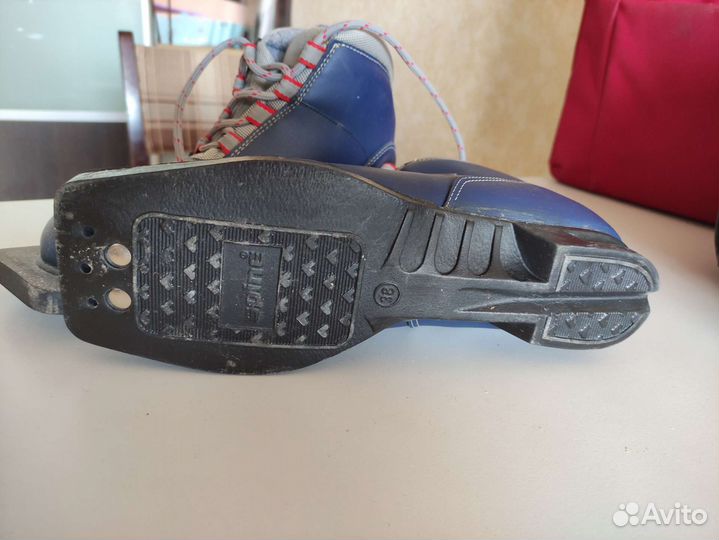 Лыжные ботинки