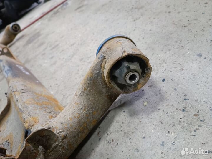 Балка задняя renault sandero 1