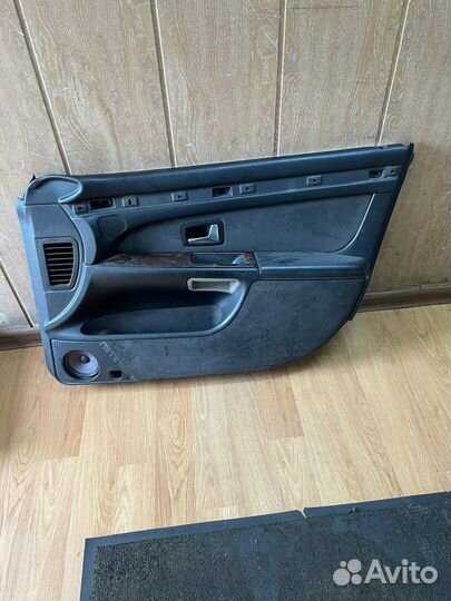 Обшивка двери П.П. Audi A8 D2 4D0667106