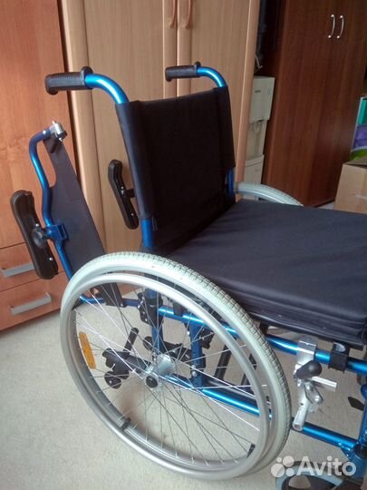 Инвалидное кресло-коляска новая