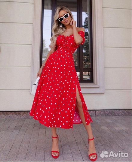 Платье красное в горох