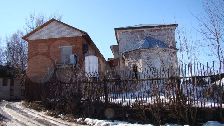 Здание, 475.3 м² + помещение 20,8 м²