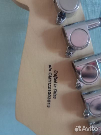 Электро гитара (stratocaster fender squier)