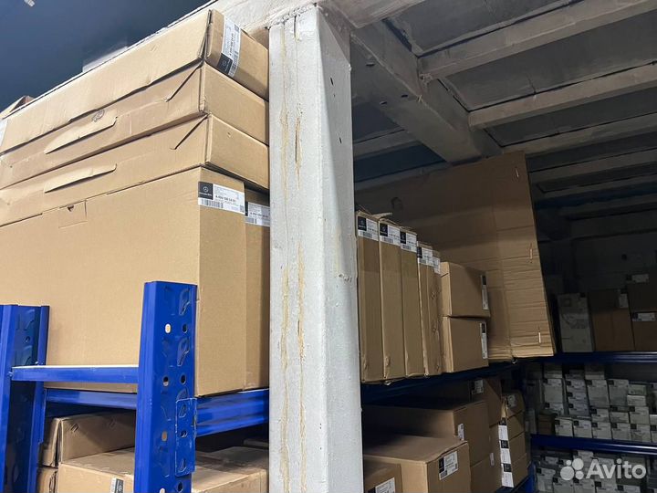 Блок клапанов Mercedes Airmatic W212 A2123200358