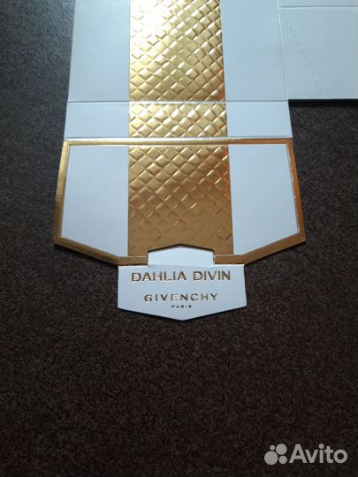 Подарочная упауовка Givenchy Dahlia Divin