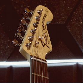 Электрогитара Fender Stratocaster