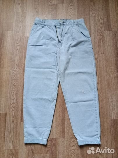 Продам джинсы и бриджи на мальчика