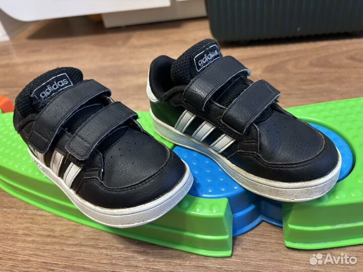 Кроссовки adidas