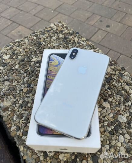 iPhone Xs, 64 ГБ