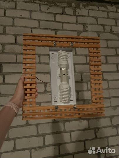 Светильник деревянный потолочный