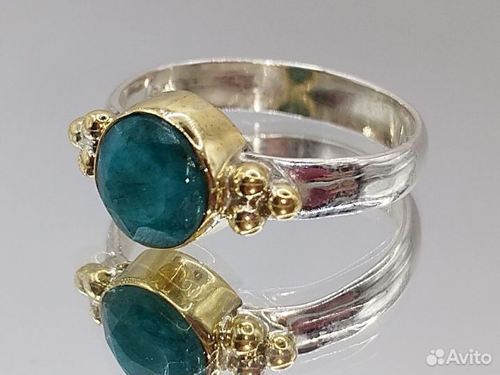 Кольцо с изумрудом